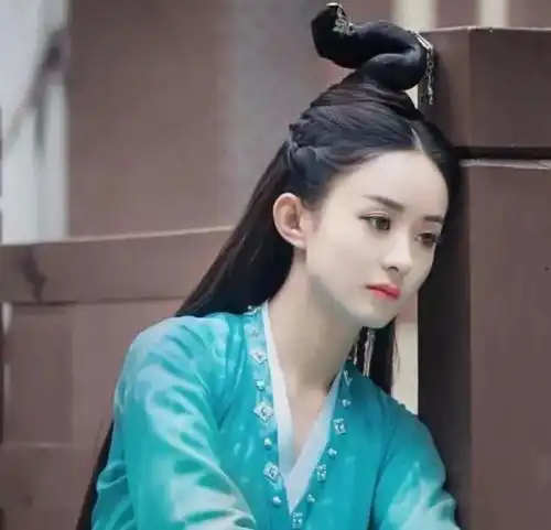 赵丽颖就是刚女星被公主抱都会搂男主脖子就她不搂