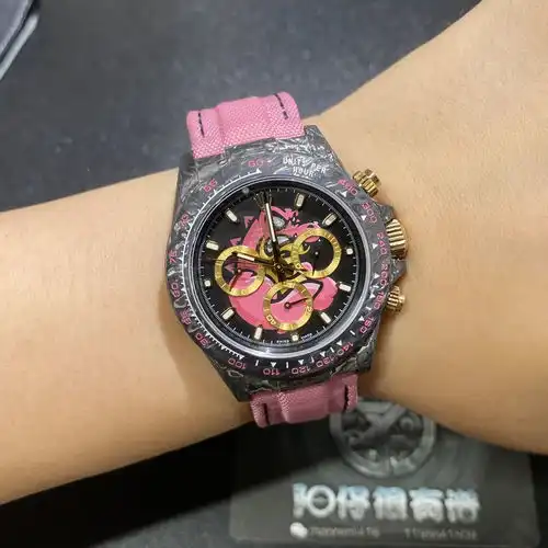 阳哥玩表wwf厂劳力士迪通拿腕表全碳纤维材质粉色愤怒小恐龙