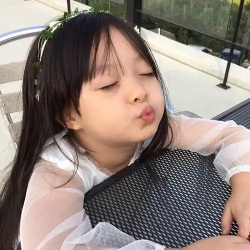 有哪些可爱小萌娃的情侣头像