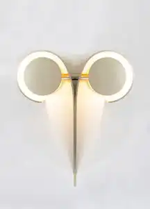 这对设计出殿堂级暗黑系家具的情侣,既是艺术界的非主流异类也是潜力无限的黑马