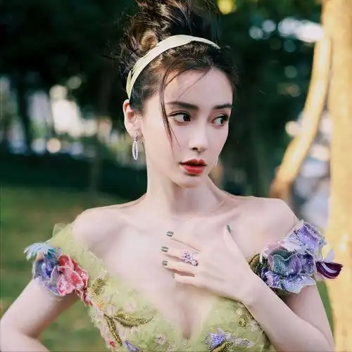 港圈富少陈伟霆因杨颖与吴彦祖黑脸,后攀上蔡卓妍出名