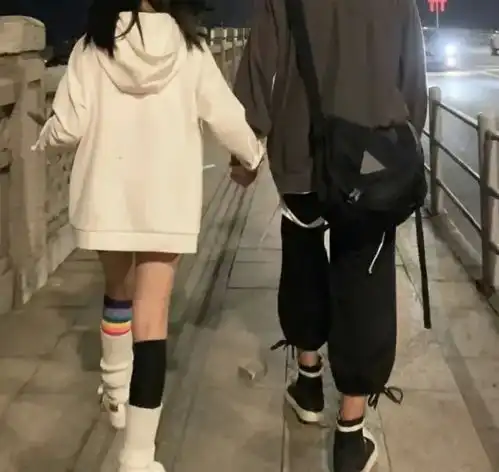 扫楼遇到白白净净的帅气弟弟,最后还和他在一起了哈哈哈酸了