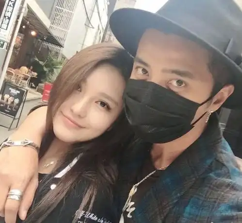 罗志祥自称男孩被王思聪嘲笑,520发甜文被网友怒怼