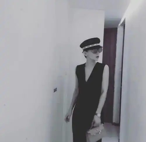 薛之谦的现任妻子越看越高级,玉女风御姐风都能驾驭,优雅高级