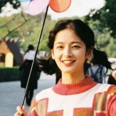 复古港风人从悲伤中落落大方走出来就是艺术家