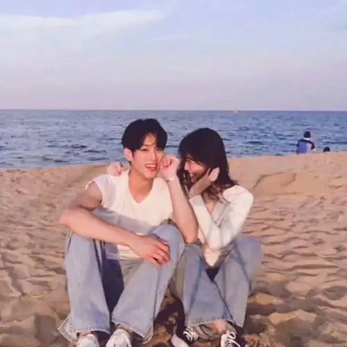 出差请婆婆照顾孙女,孩回来后子大变样,奶奶说女孩不配吃肉