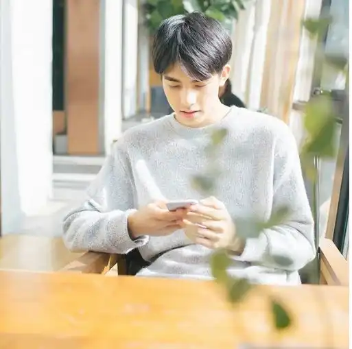 他们都是于正的御用男主,陈晓宋威龙许凯都红了,而他不见踪影了