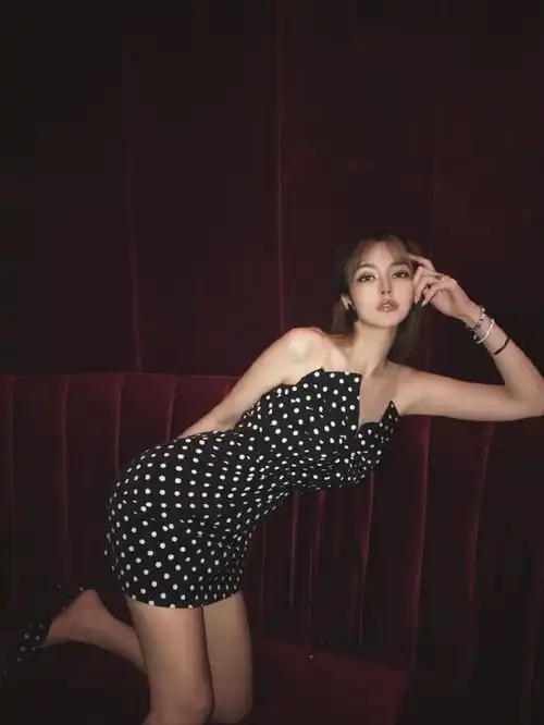 单身后周扬青保护欲极强穿一身黑走机场霸气全开,比男人还man