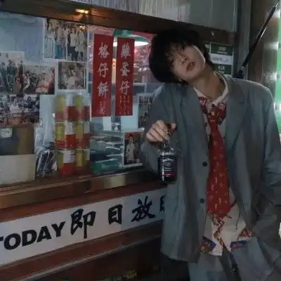 ins超意境港风男生头像