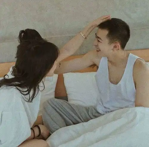 今日头像一只玫瑰一纸情书