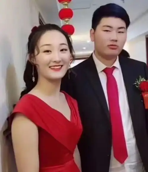 大衣哥女儿晒自拍,称不想减肥只想要修图软件,人气比不上弟媳