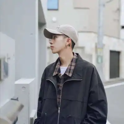 男生真实生活照一人多张帅气男神十连拍图片