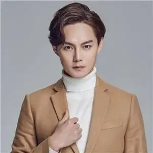 尹正绿了蒋梦婕与陈都灵同回小区,两人穿情侣装酒店过夜疑同居