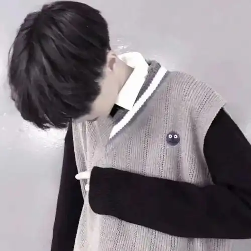 温柔男生头像要及时清醒也要事事如意