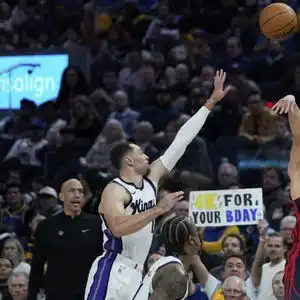 库里达成4000分里程碑,现役nba球员中有谁能够达到或超越这一成就