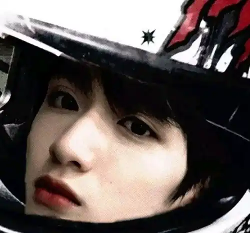 严浩翔分享一些我们大帅哥适合做头像的图片