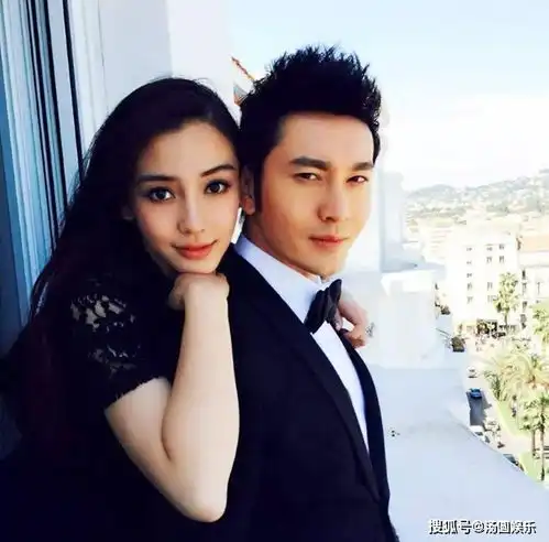 黄晓明杨颖默契穿情侣装,偷偷秀恩爱却无人发现