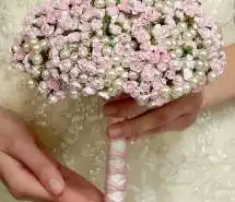 微信头像手捧玫瑰花微信头像图片大全