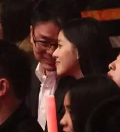 刘强东全家近照,前妻和现任妻子一起工作,网友心是有多大啊