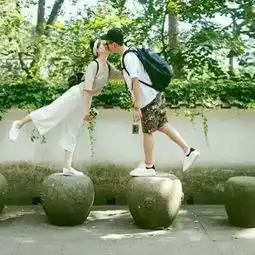 跪求唯美小清新绿叶背景一男一女两张情侣头像越多越好