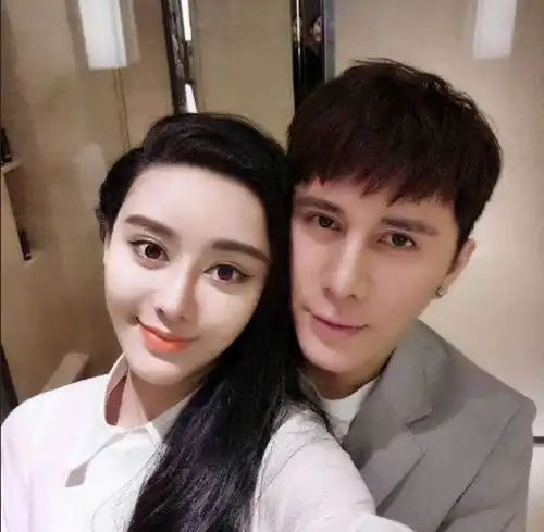 整容成范冰冰和李晨的网红夫妻,生下的儿子,还原了真实面貌