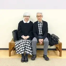 60岁老夫妻教你如何优雅搭配情侣装