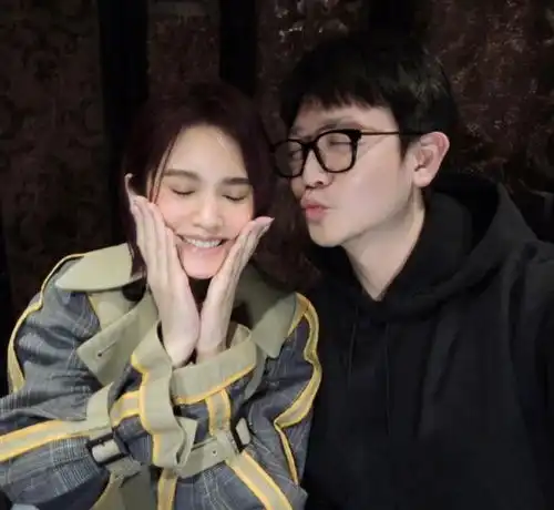 杨丞琳深夜表白男闺蜜,被索吻一脸享受,感情好到不怕李荣浩吃醋