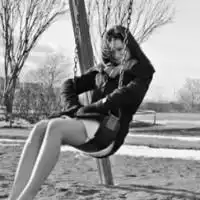 恶搞的情侣qq头像图片离开或留下就在一念之间