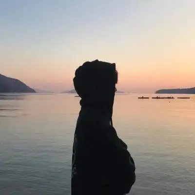 网易云热评当他真的喜欢你,你根本不用那么漂亮哪怕你是小胖子,或者小宇勾搭那个人可不可以网易订阅