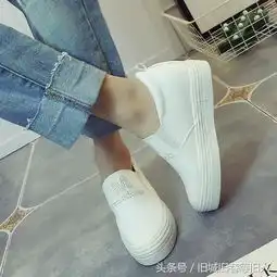黄晓明夫妇现身机场,杨颖的小白鞋亮了,网友幸福小两口