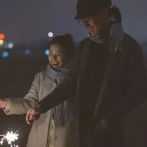 情侣头像丨身边并不拥挤,你来了就是唯一奇特