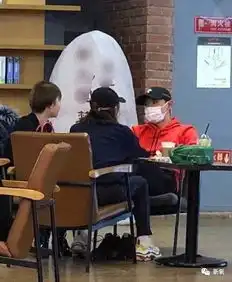 恐高的鹿晗却被拍到和关晓彤在飞机上腻歪,很虐了