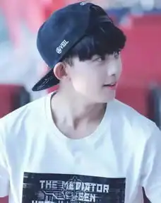 一个幽若拉低了花千骨的颜值小骨哭晕在厕所