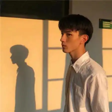 干净男生头像真人,充满迷人帅气的气质