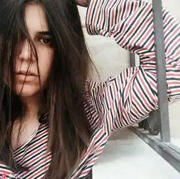 澳美女靠与男网友约会环游世界引争议