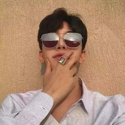 给你一个变帅的机会新款潮男发型让你颜值暴涨