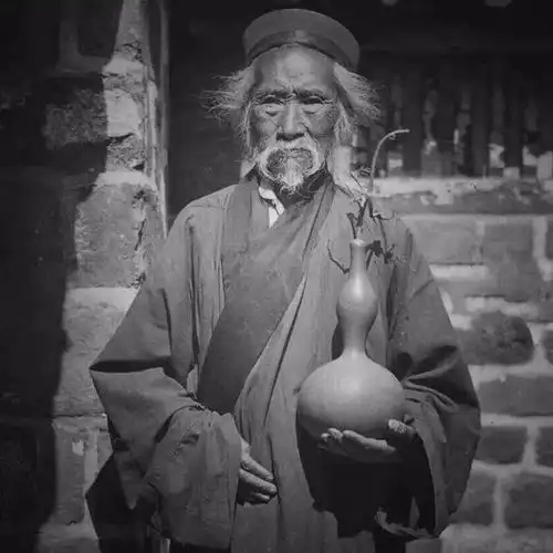 实拍,百年前中国道士的真实形象,真正的仙风道骨
