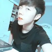 谁能帮我配一下另一半头像谢谢这不是原图就是和这像情侣就好原图太大发不出来谢谢