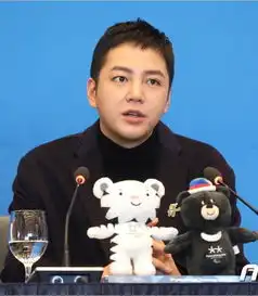 李栋旭18岁旧照曝光,原来男神也胖过,这些男星也和他一样励志