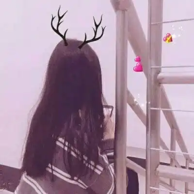 不明显情侣头像一男一女还没长大就老了