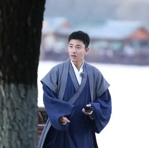 姐姐团综路透,全员古风造型,只有李斯不同,两位男嘉宾让人满意