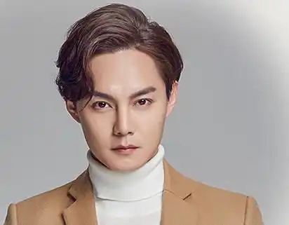蒋梦婕尹正恋情实锤网曝两人穿情侣装逛街,却还在节目上装单身