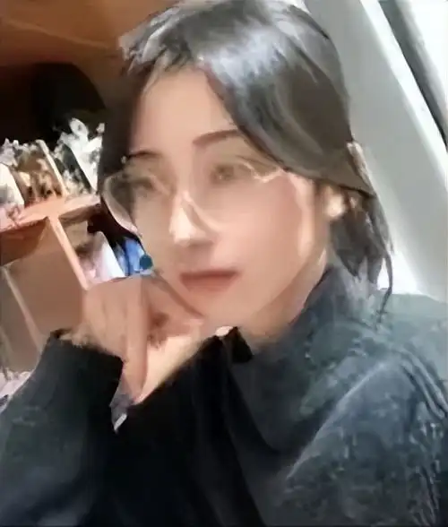 辣眼睛毁三观上海女老师与16岁男生聊天被曝光,估计她要疯了