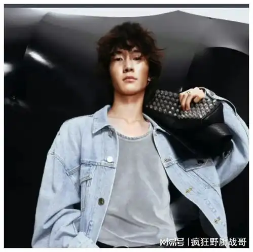张亮儿子天天被偶遇16岁已经成熟得认不出,比父亲还高三厘米
