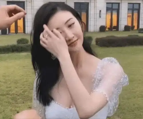 图下有一种肥而不腻的叫景甜,镜头拉近后网友都看傻了