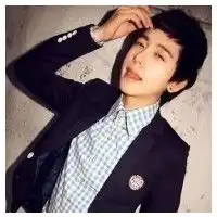 时尚男生混搭头像诉说不完的过去