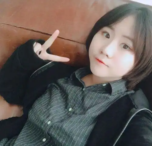 窦唯18岁女儿罕曝近照,金发潮范儿似窦靖童,姐姐支持她做音乐