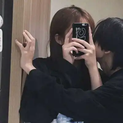 皆甜甜蜜情头女孩的裙摆撑得起情侣头像我要个性网