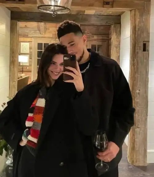 nba真要组詹娜队美媒除非拿布克来换,否则杜兰特难去太阳