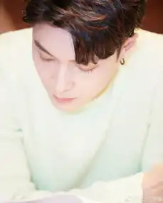 组图暖男张艺兴上线穿薄荷色针织衫眼眸清澈很撩人